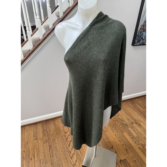 MINNIE ROSE Cashmere Ruana Wrap Scarf Shawl Poncho Green OS - Picture 1 of 3